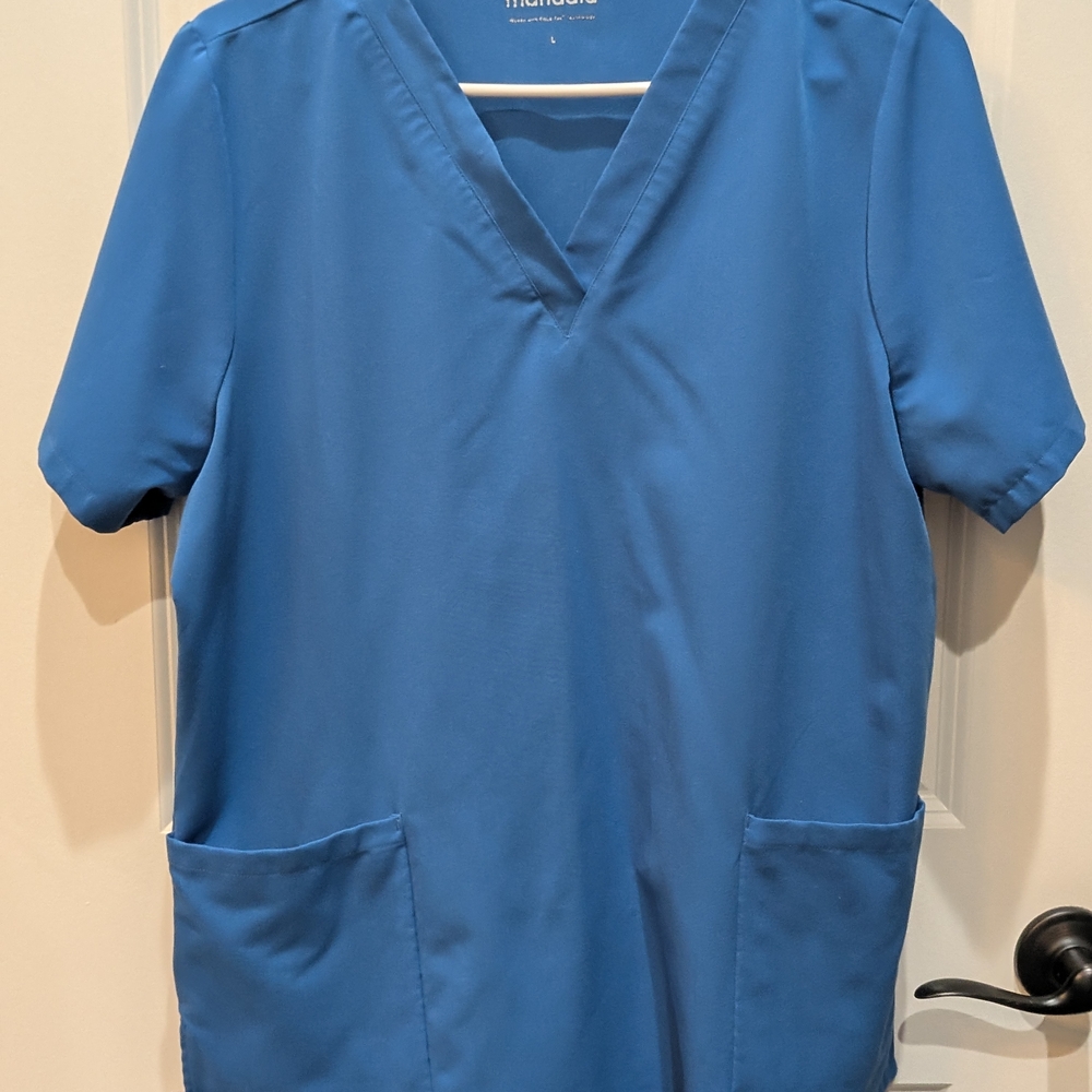 Maevn Women's V-Neck Scrub Top - Blue